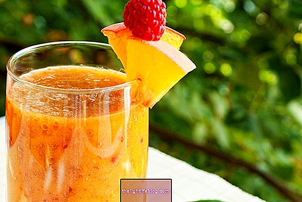 Peach juice to improve the functioning of the intestines