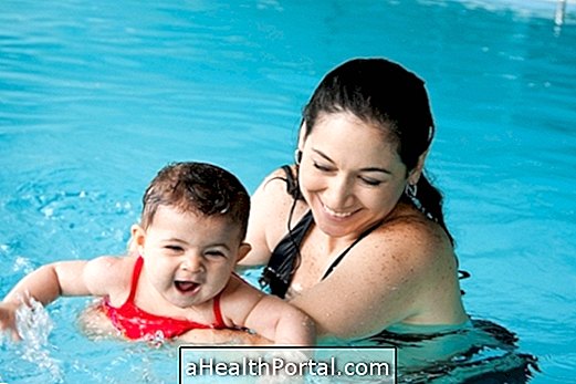 7 أسباب جيدة لوضع طفلك في السباحة