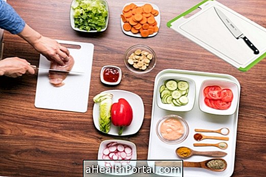 כיצד להימנע מזיהום מזון בבית