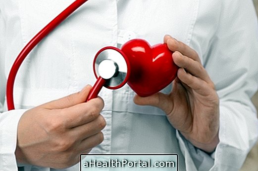 Hvad forårsager hjerteklump og hvordan man behandler det