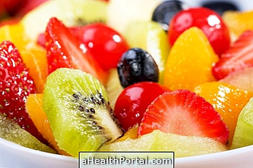 Cahaya salad buah untuk penurunan berat badan