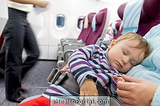 Découvrez l'âge de votre bébé en avion.